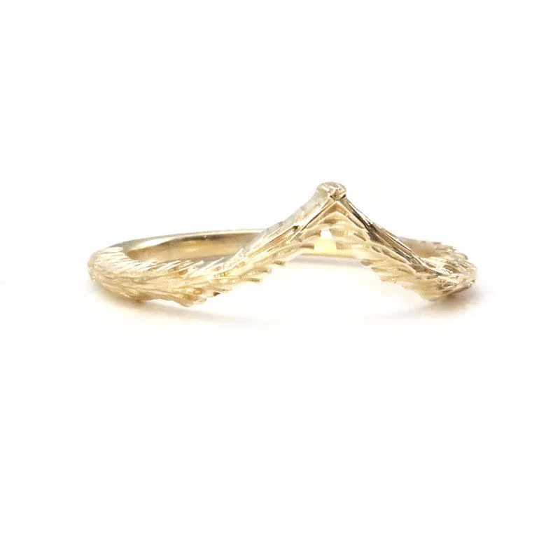 14k Gold Forest Chevron - Nature Stacking Wedding Band - Pointed Side Band - Image 9