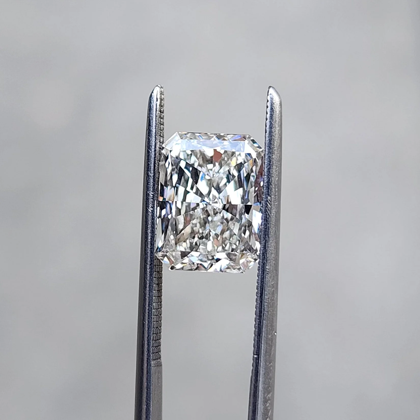 2.35ct Radiant Cut Lab Diamond J/VS1