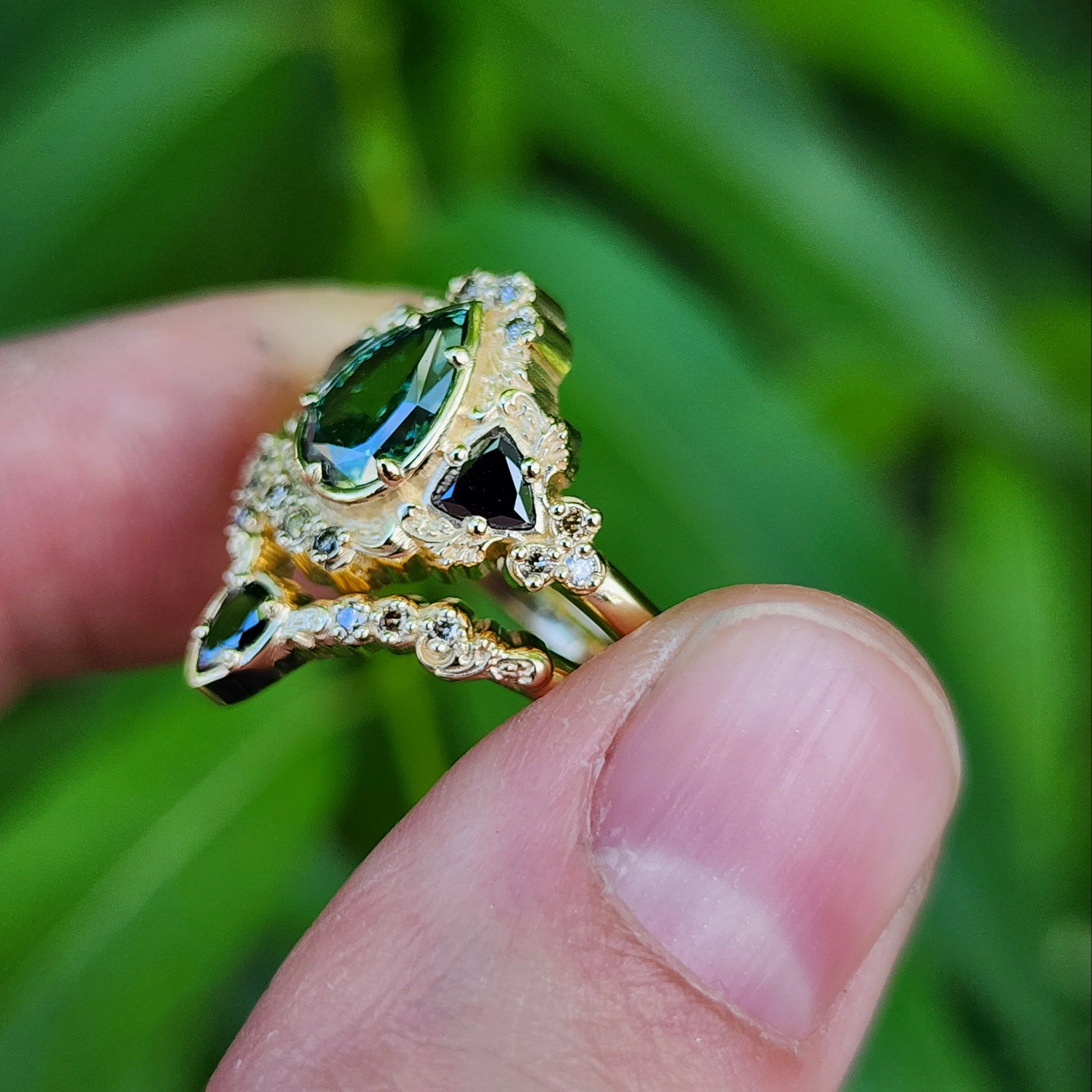 Ready to Ship 6-8 1.15ct Lab Green Diamond Pear Ophelia Wedding Ring Set 14k Yellow Gold - Image 7