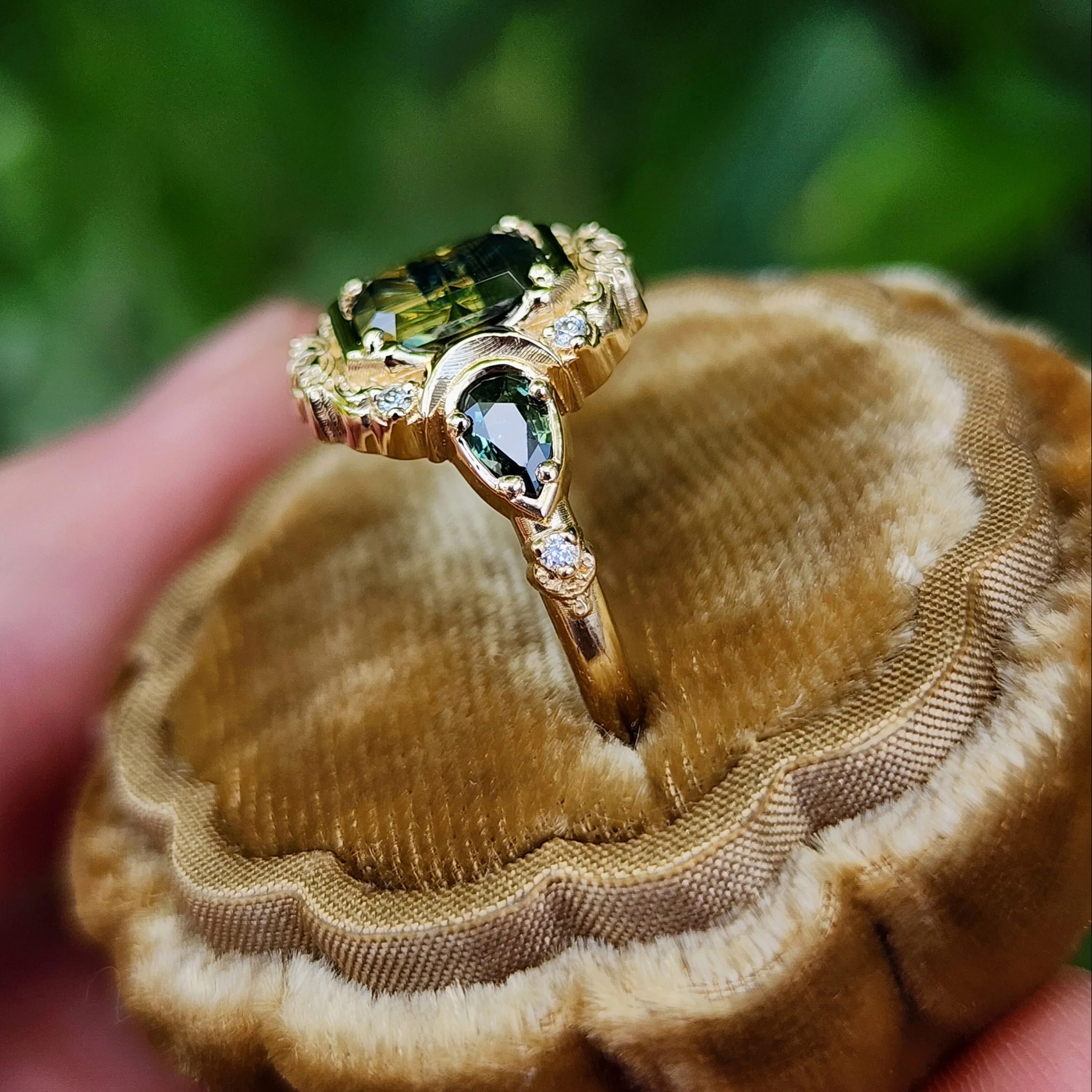 Ready to Ship 6-8 1.28ct Natural Australian Parti Sapphire Fantasy Radiant Cut Moonlight Odette 14k Yellow Gold - Image 4