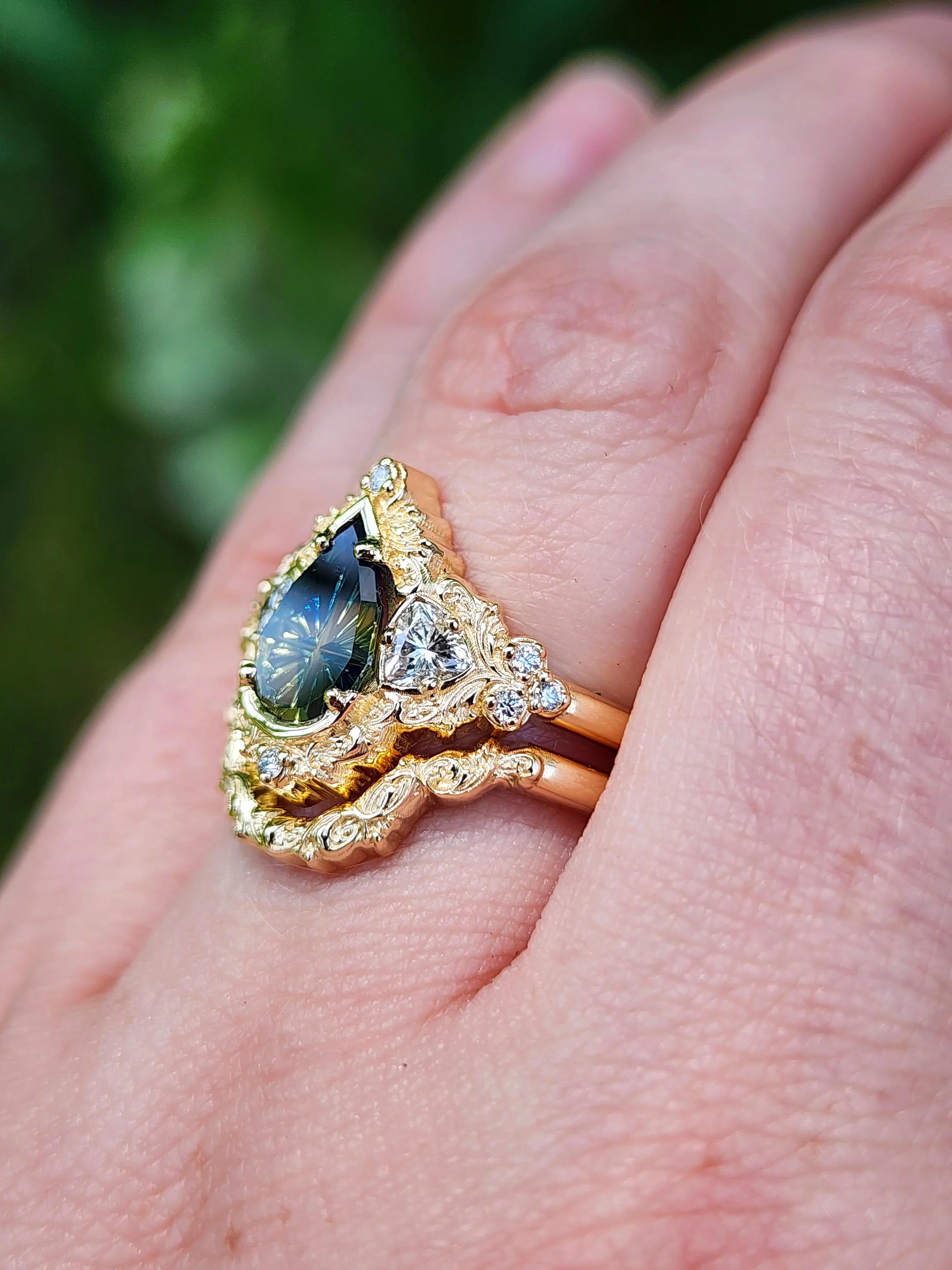 Ready to Ship 6-8 1.32ct Parti Sapphire Pear Fantasy Cut Delilah Ring Set 14k Yellow Gold - Image 12