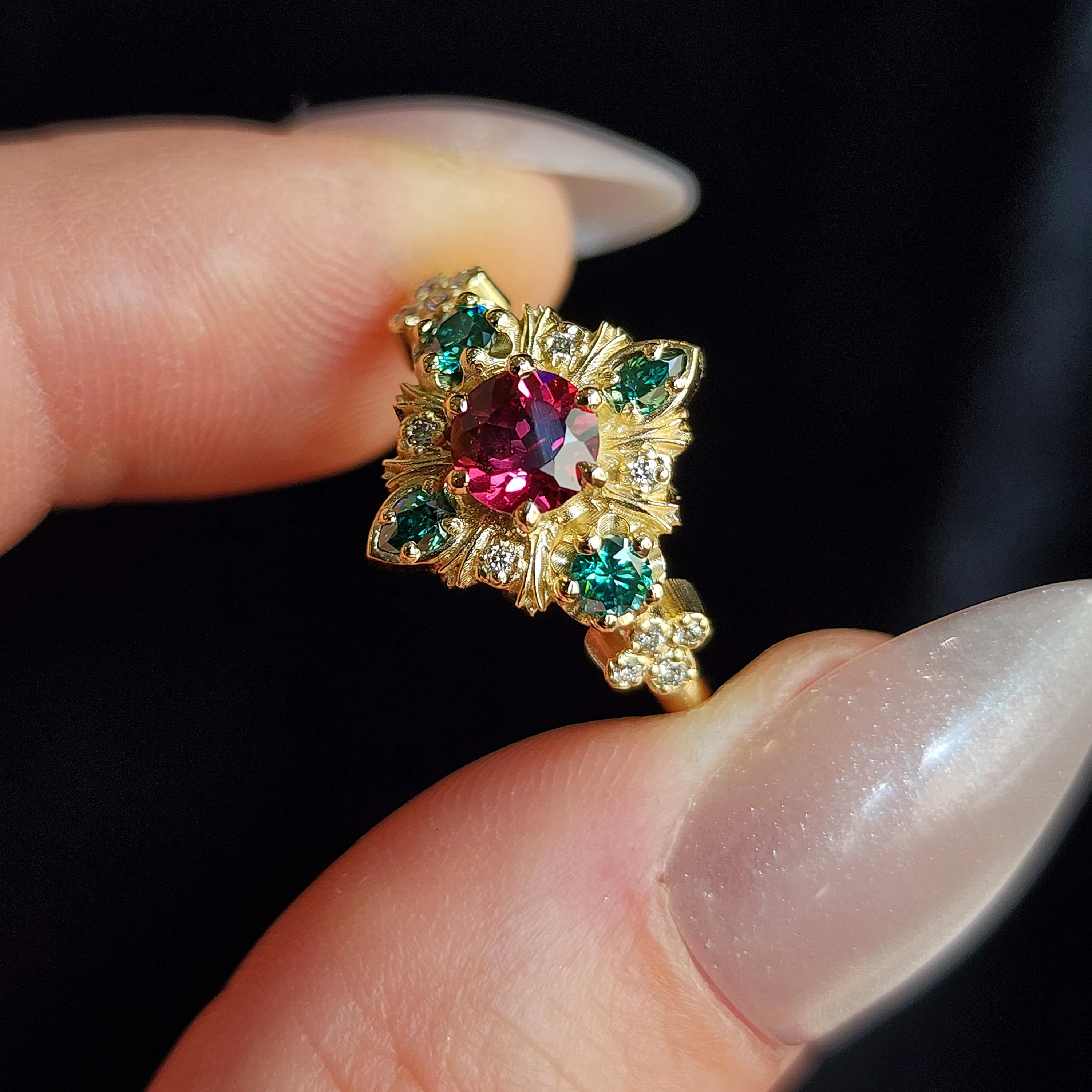 Thorn Haven Rhodolite Garnet Ring - Nature Inspired with Green Moissanite - Image 10