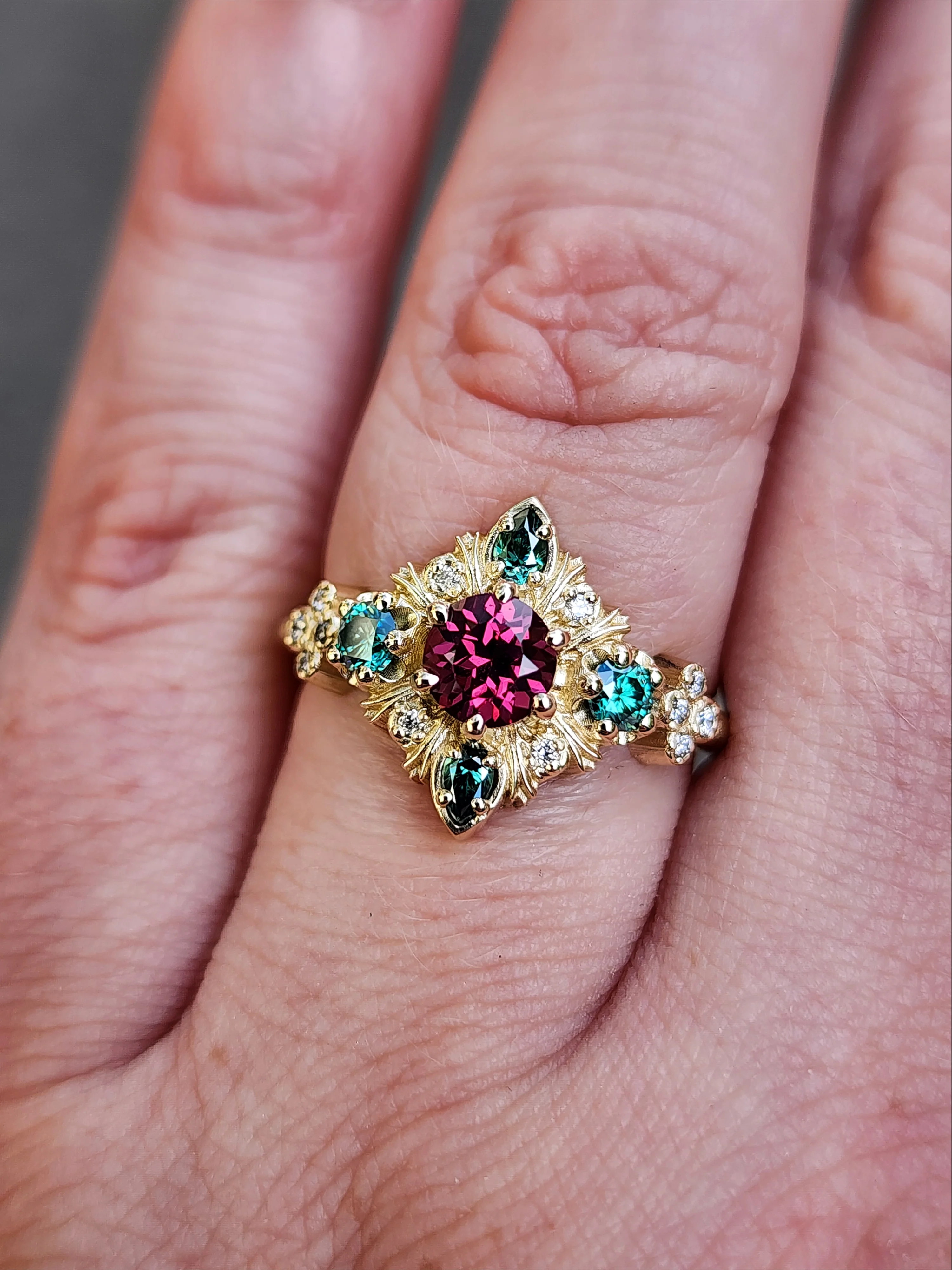 Thorn Haven Rhodolite Garnet Ring - Nature Inspired with Green Moissanite - Image 11