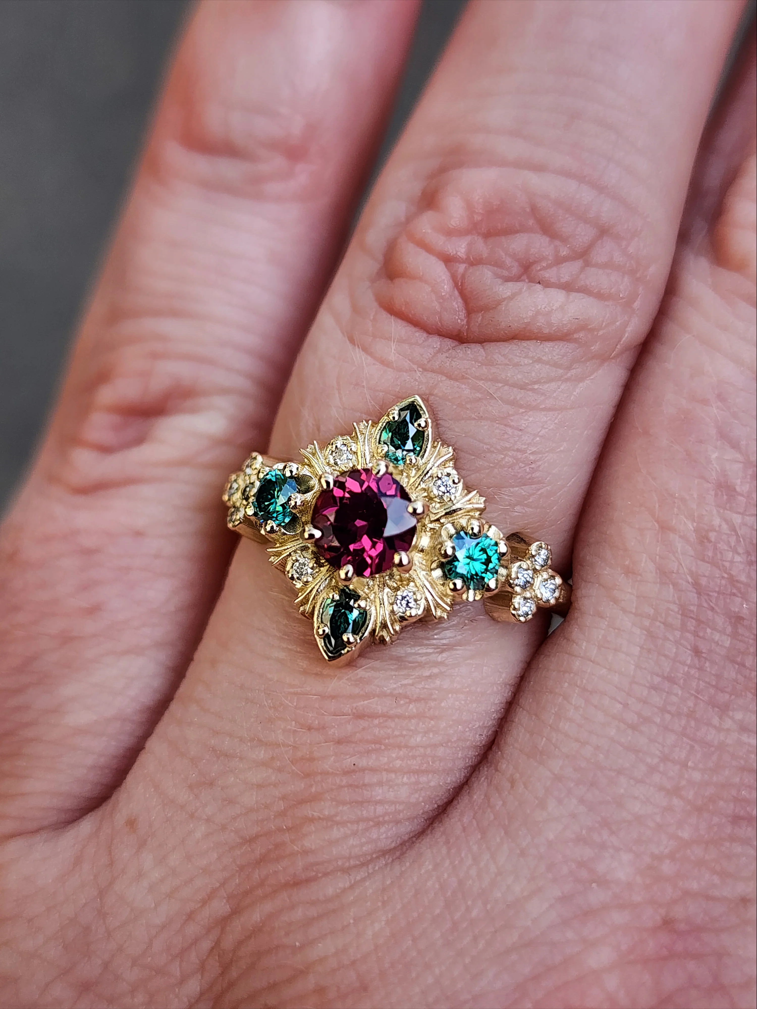 Thorn Haven Rhodolite Garnet Ring - Nature Inspired with Green Moissanite - Image 12